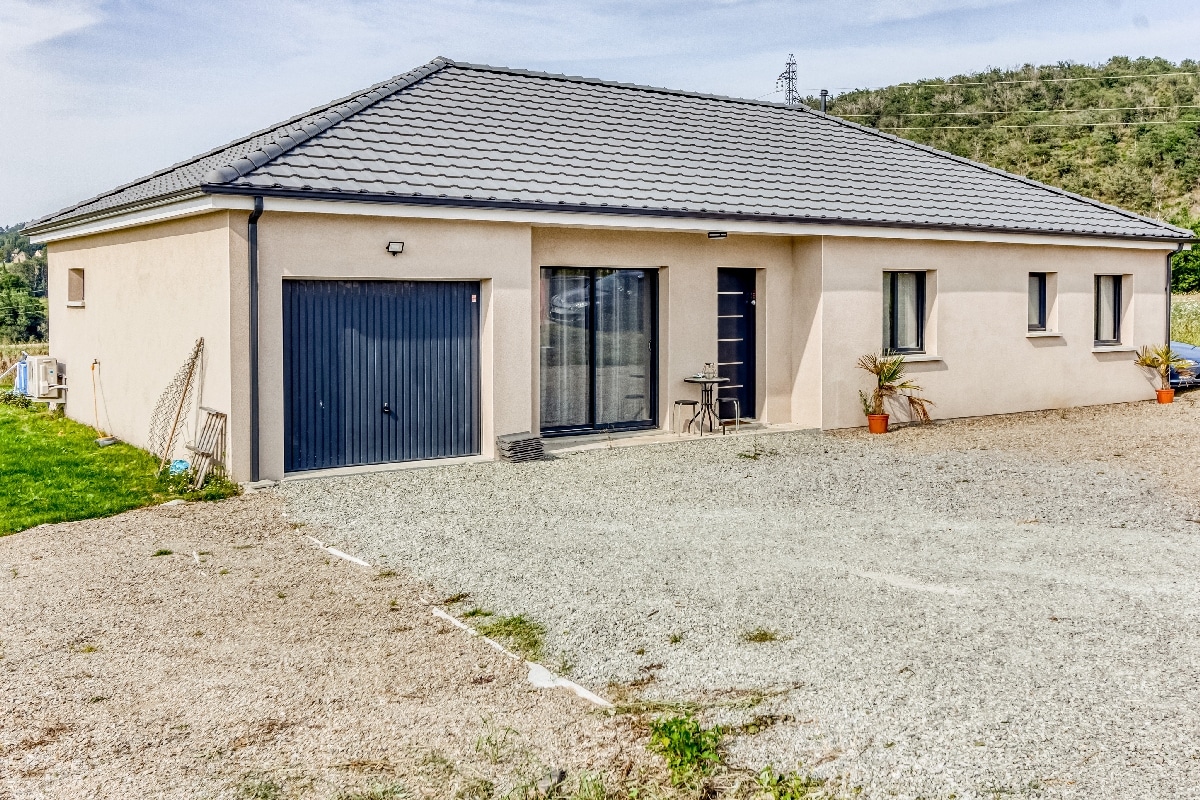 Maison Neuve Avec Toiture 4 Pans